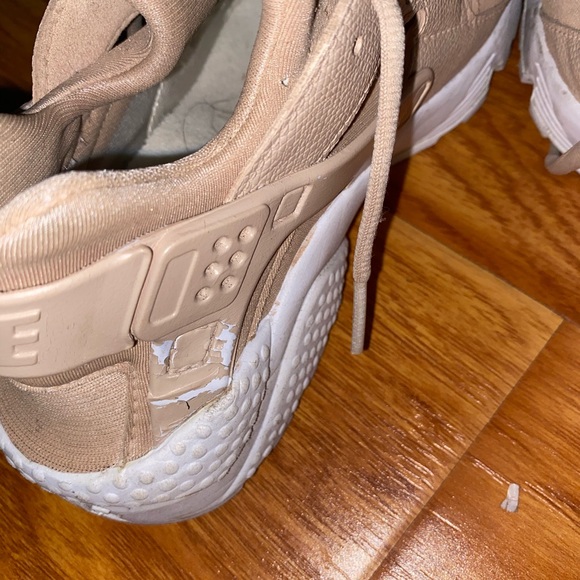 Nike - Picture 5 of 7